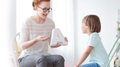 Λογοθεραπεία: Εξειδικευμένα Περιστατικά Παρέμβασης και Πρακτικές Εφαρμογές